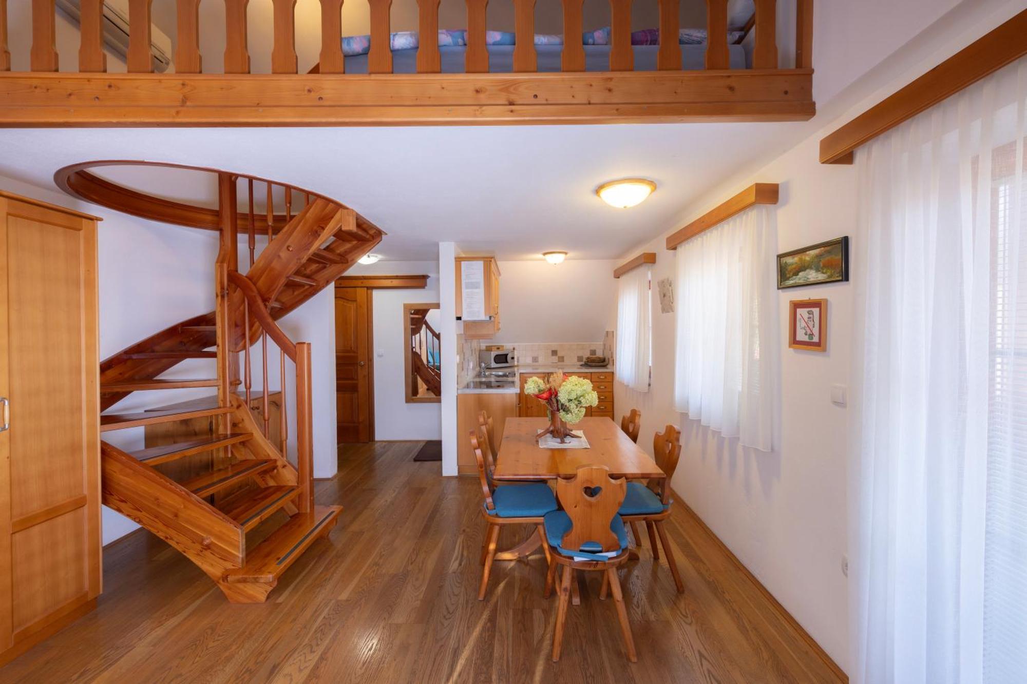 Apartma In Bungalov Jezerci Gozd Martuljek Exteriör bild