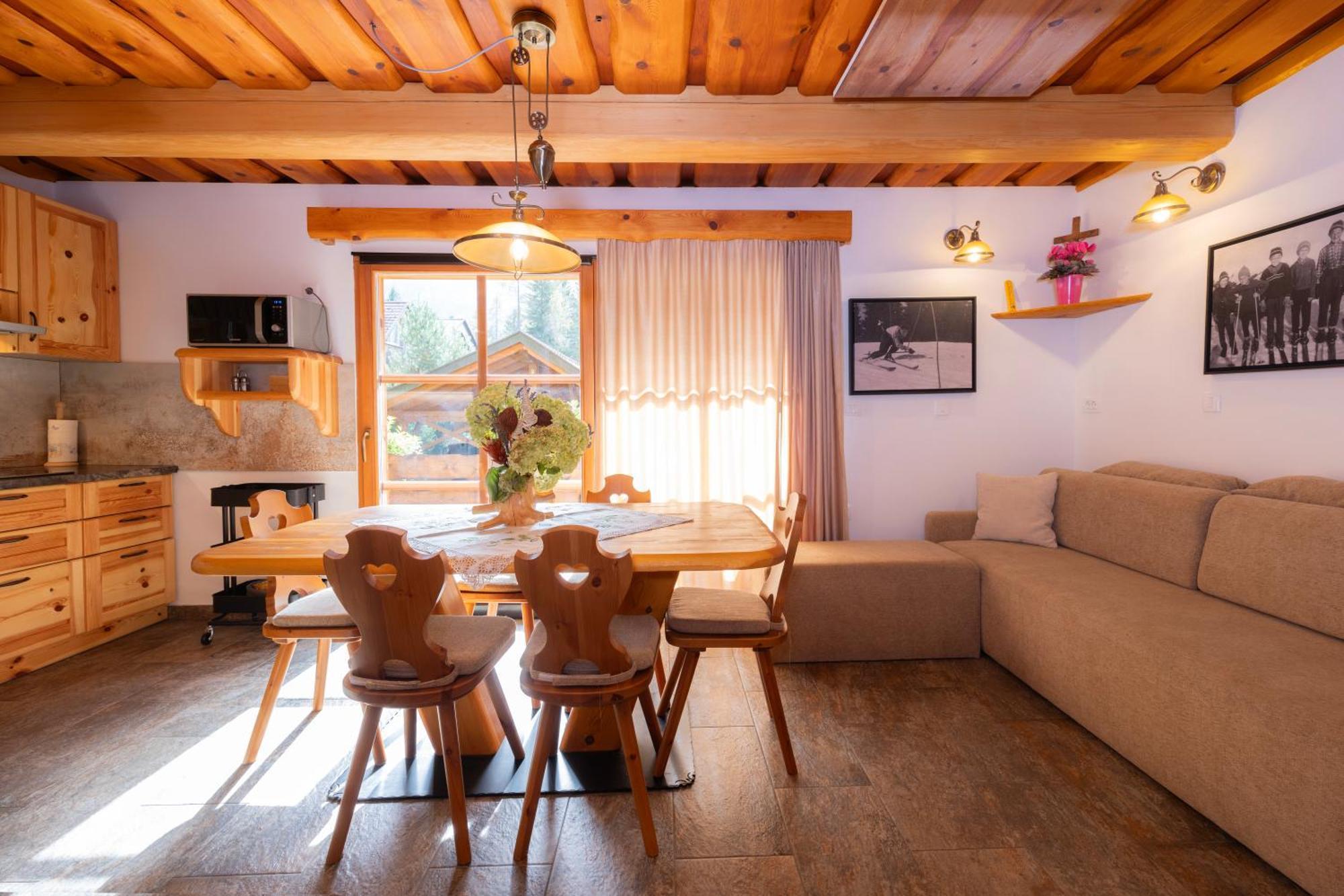 Apartma In Bungalov Jezerci Gozd Martuljek Exteriör bild