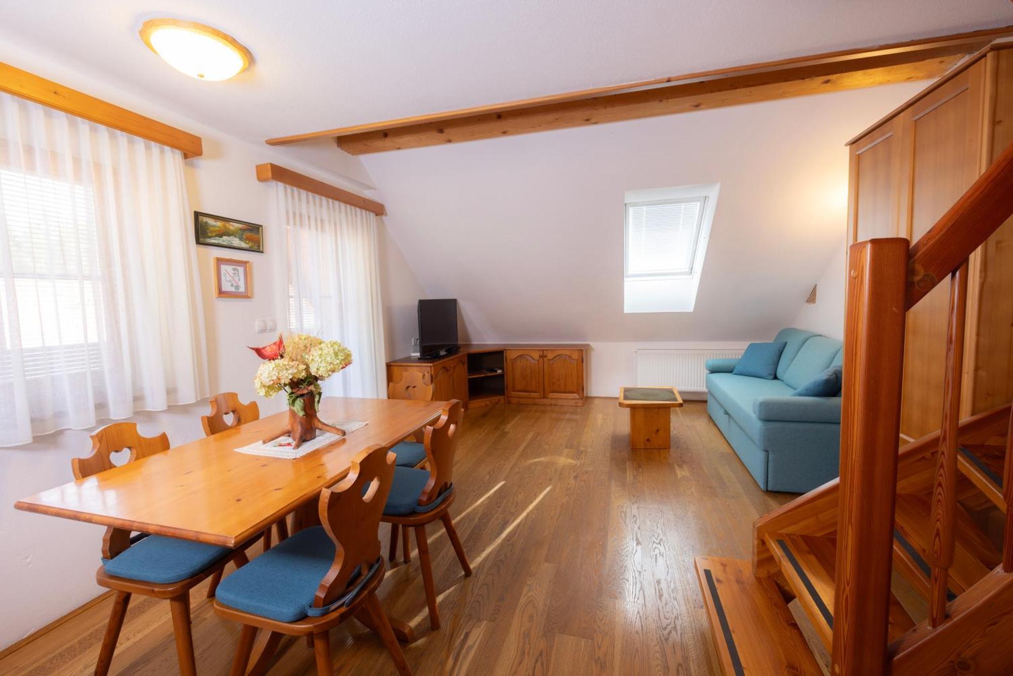 Apartma In Bungalov Jezerci Gozd Martuljek Exteriör bild